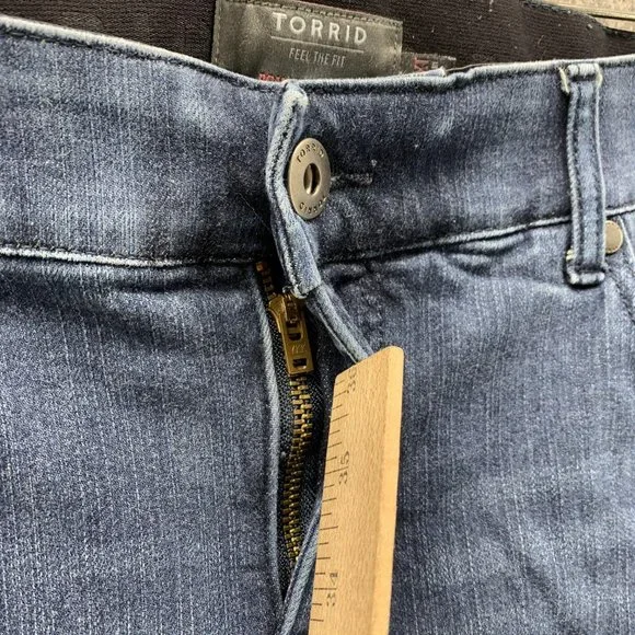 Torrid Jeans Men 18XT Adult Blue Denim Pants Bombshell Skinny Fit Outdoors - Picture 10 of 15